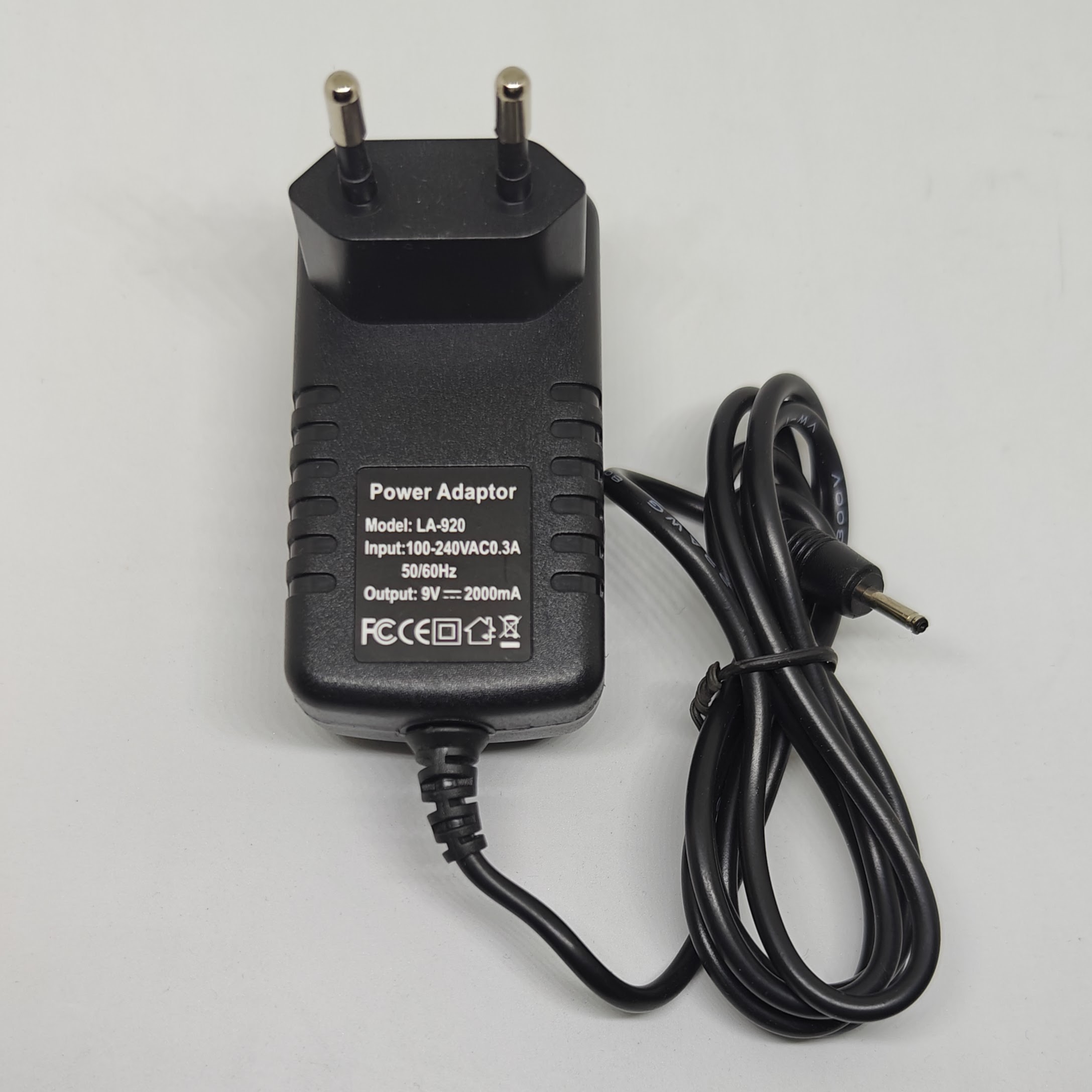 CARGADOR TABLET 9V-2A (clavija 2.5*1.25)