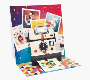 Pictura Tarjeta 3D Pop-Up Polaroid - 16x16cm - Tematica Polaroid - Embolsada Individualmente - Incluye Sobre Blanco - Papel con Certificacion FSC