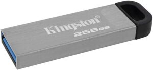Kingston DataTraveler Kyson Memoria USB 256GB - 3.2 Gen 1 - 200 MB/s en Lectura - Diseño Metalico - Color Plata (Pendrive)