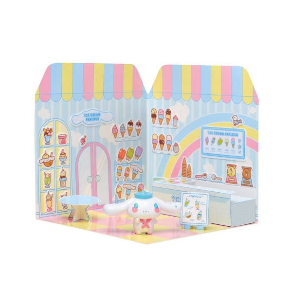 Comansi Sticker House Cinnamoroll Ice Cream Parlour - Incluye Figura - Stickers Lavables - Escenario Adorable - Juego Creativo